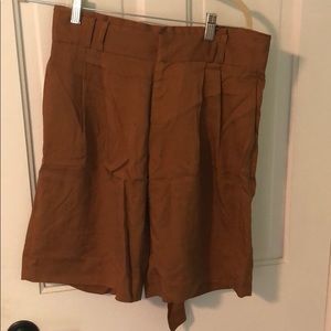 Banana Republic 10.5” Avery Shorts